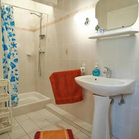 Clara Apartment *